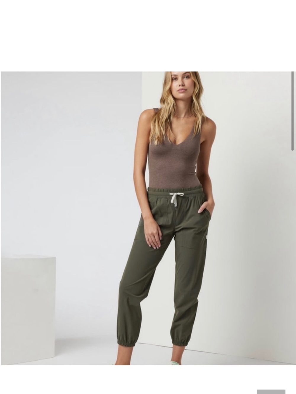 Vuori Brown sleeveless v neck  Women’s  bodysuit NWOT